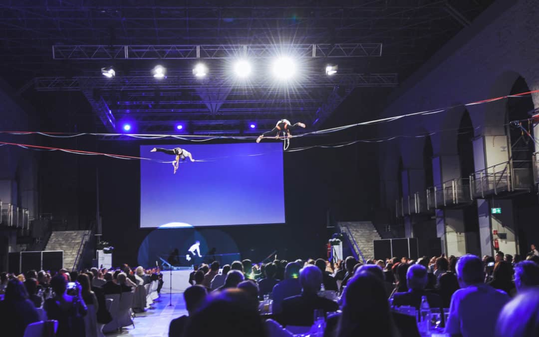 onetotwo crew mit trickline und highline show in innsbruck