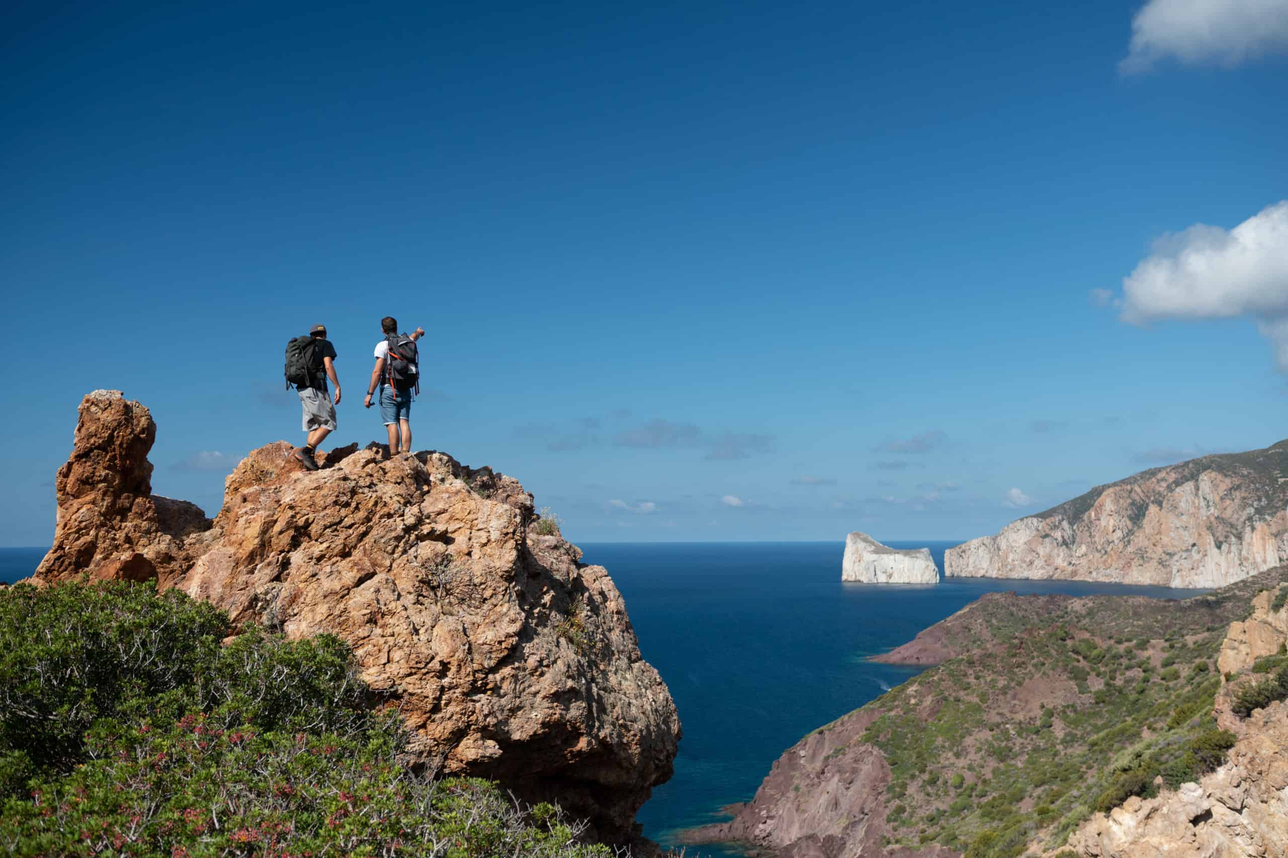 onetotwo Projekt Connecting Islands - Quirin Herterich und Moritz Hamberger blicken auf den Pan die Zucchero